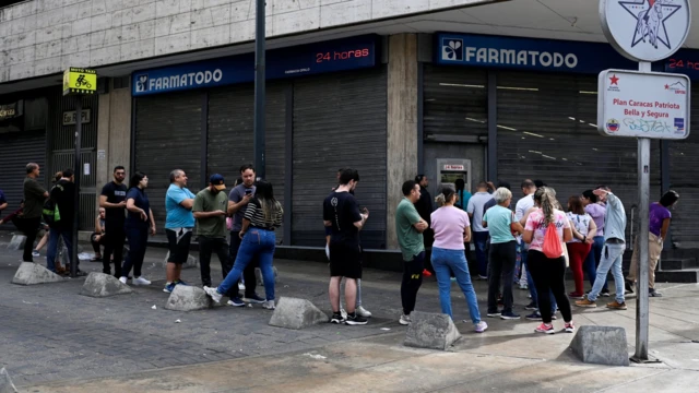 Redovi ispred apoteke u Karakasu, 3. januar