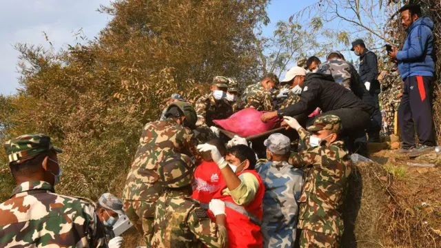 নেপালের সেনাবাহিনী বলছে, কাউকেই জীবিত উদ্ধার করেনি তারা