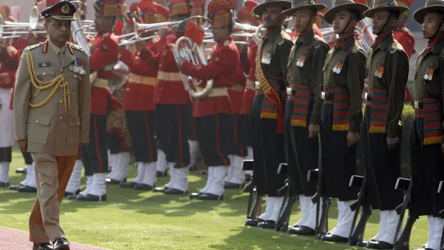 ২০০৮ সালের ফেব্রুয়ারিতে ভারত সফরে আসেন বাংলাদেশের সেনাপ্রধান মইন ইউ আহমেদ