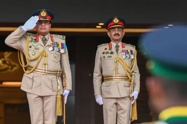 වත්මන් හමුදාපති ලුතිනන් ජෙනරාල් විකුම් ලියනගේ 38 වසරක හමුදා සේවයෙන් අනතුරුව විශ්රාම යෑමට නියමිතය.