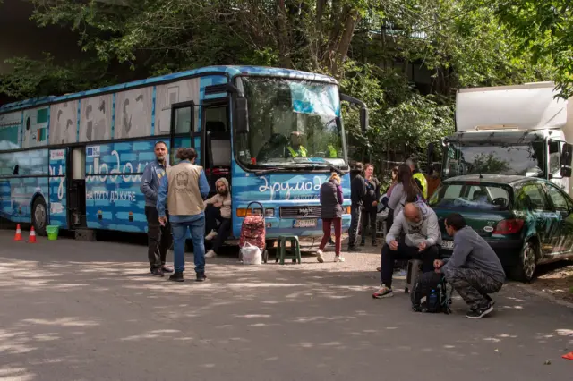 Drumodom je projekat organizacije ADRA i jedinstveni pokretni servis u vidu autobusa koji nudi besplatno tuširanje, upotrebu toaleta, šišanje i drugo.