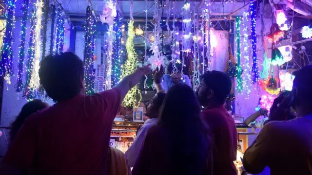 કોરોના બાદ લોકો ફરી તહેવારો ઉજવતા થયા