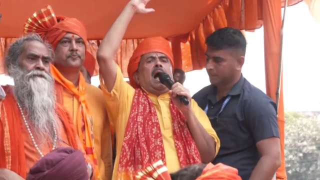 কলকাতায় রাম নবমীর শোভাযাত্রায় অংশ নিয়েছেন বিজেপি প্রার্থী শুভেন্দু অধিকারী