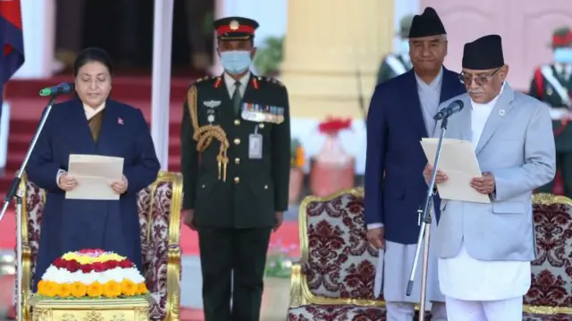 शपथ लिँदा दौरा सुरुवालमा प्रचण्ड