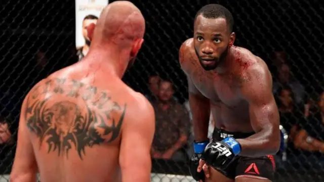 ادواردز ۱۲ مسابقه از ۱۵ مسابقه خود در یواشفسی را پیروز شده است