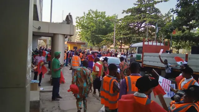 Aworan ẹgbẹ oṣiṣẹ NLC