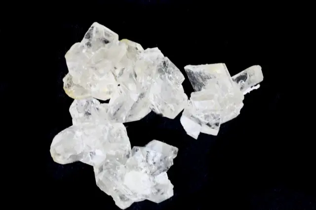 الميثامفيتامين هي مادة منبهة قوية تُستخدم في تصنيع مواد مخدرة شديدة الخطورة