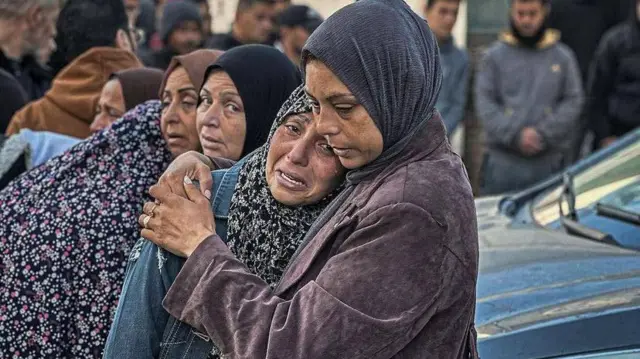 الحرب تفاقم معاناة النساء في غزة