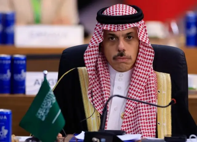 ભારત પાકિસ્તાન સીઝફાયર અંગે આંતરરાષ્ટ્રીય ઇન્ટરનેશનલ મીડિયા શું કહે છે, ન્યૂ યૉર્ક ટાઇમ્સ, વૉશિંગ્ટન પોસ્ટ, ટેલિગ્રાફ, ઇન્ડિપેન્ડન્ટ, ડેઇલી સ્ટાર, બીબીસી ગુજરાતી આંતરરાષ્ટ્રીય સમાચાર ઇન્ટરનેશનલ ન્યૂઝ