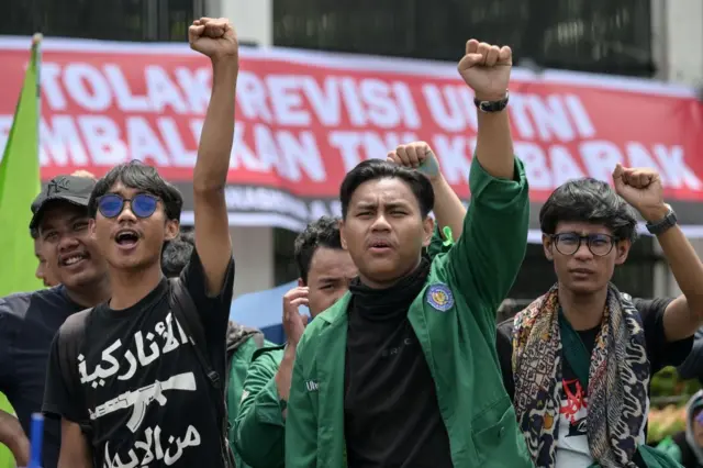 TNI, mahasiswa, kampus