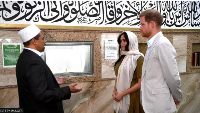 Waa mar ay booqdeen Amiir Harry iyo xaaskiisa Meghan