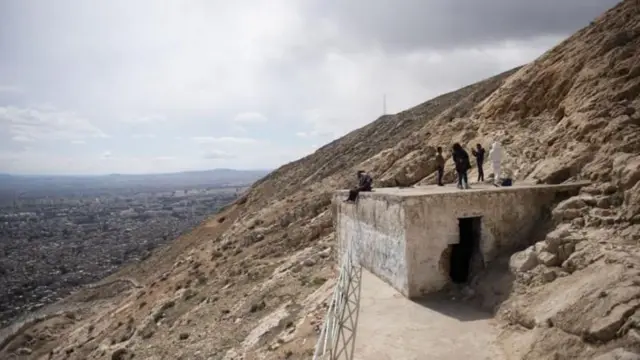 સીરિયામાં આવેલું માઉન્ટ કાસિયન એક પવિત્ર સ્થળ માનવામાં આવે છે
