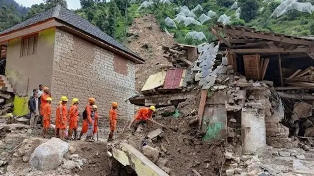 ভারতের হিমাচলে ভারী বৃষ্টির কারণে বন্যা দেখা দিয়েছে