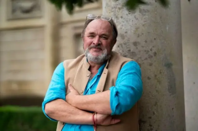 इतिहासकार विल्यम डेलरिंपल यांनी त्यांच्या 'द गोल्डन रोड' या पुस्तकात चोल राजांच्या परदेश मोहिमांचा उल्लेख केला आहे