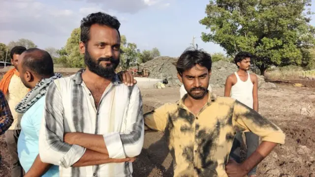 મંગેશ શિદોલે અને ભગવાન ધુક્સે