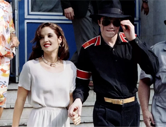 Lisa Marie Presley: Ex-wife of Michael Jackson and only child of Presley  Elvis, die aged 54 - BBC News Pidgin