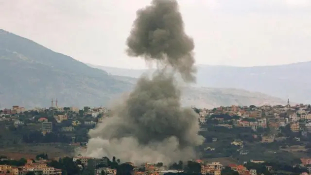 সোমবার লেবাননে ব্যাপক হামলা চালিয়েছে ইসরায়েল