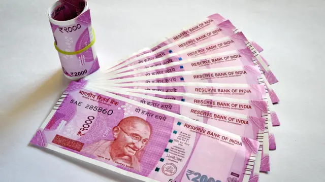 கருப்புப் பணமாக மாறிய 2,000 ரூபாய் நோட்டுகள்