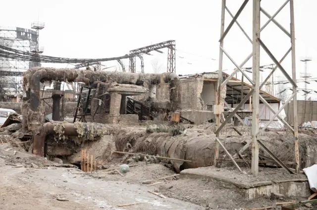 Так виглядає Дарницька ТЕЦ у Києві після російської атаки, коли температура в столиці України була мінус 25С