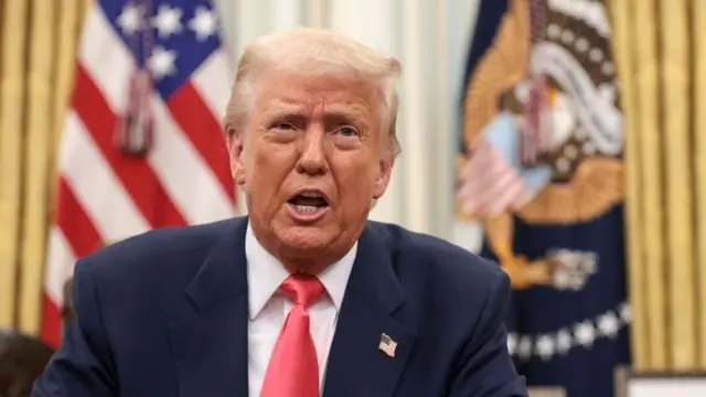 डोनाल्ड ट्रंप