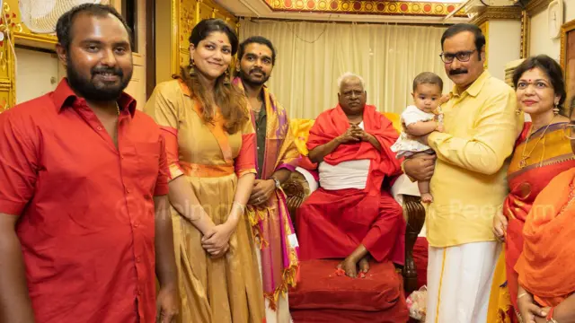 பங்காரு அடிகளார் யார், அவருக்கு ஏன் இவ்வளவு செல்வாக்கு?