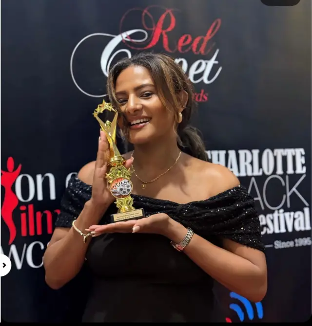 Fiiilmii Solanee jedhu kan barreessite Keeyeroon Darajjee Waxabajjii 7, 2025 badhaafamte