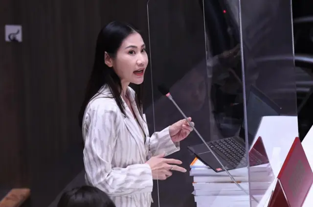 น.ส.เบญจา แสงจันทร์ ส.ส. พรรคก้าวไกล