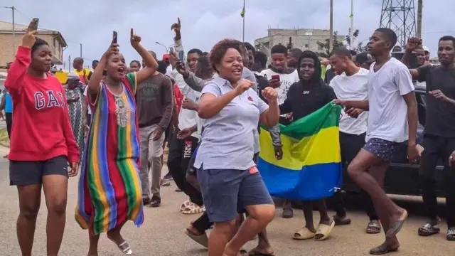  Baadhi ya Wagabon wamekuwa wakisherehekea kuondolewa kwa Bw Bongo