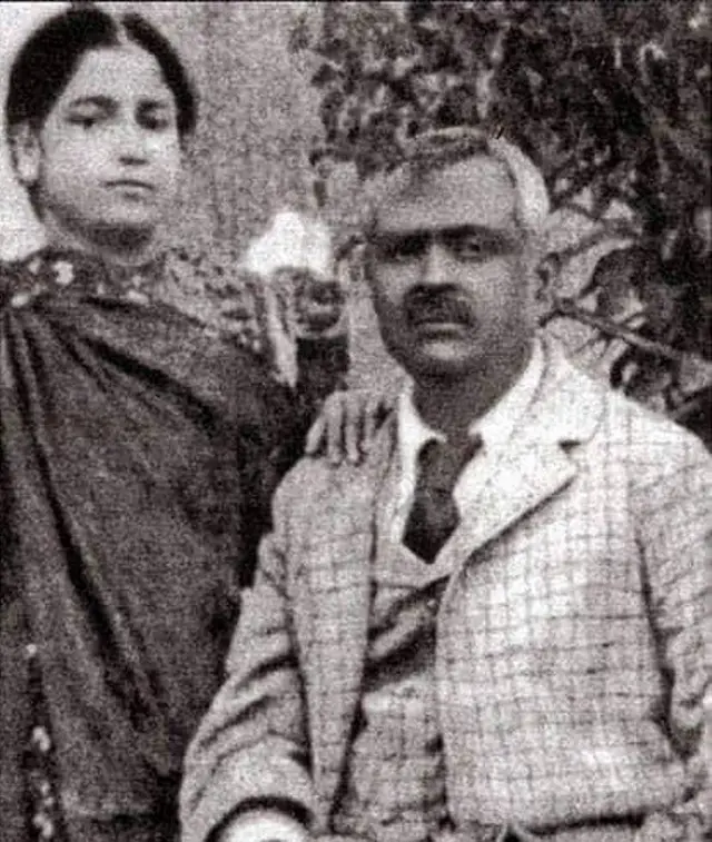 স্বামী সৈয়দ সাখাওয়াত হোসেনের সঙ্গে বেগম রোকেয়া