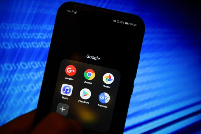 گوگل کے مطابق نیل نے ان کی سروس کی شرائط کی خلاف ورزی کی ہے