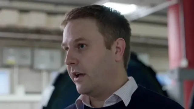 ดร.มาร์กส์บอกว่า มีข้อมูลการจราจรทางอากาศมากมายที่ตรวจสอบได้ด้วยแอปพลิเคชัน