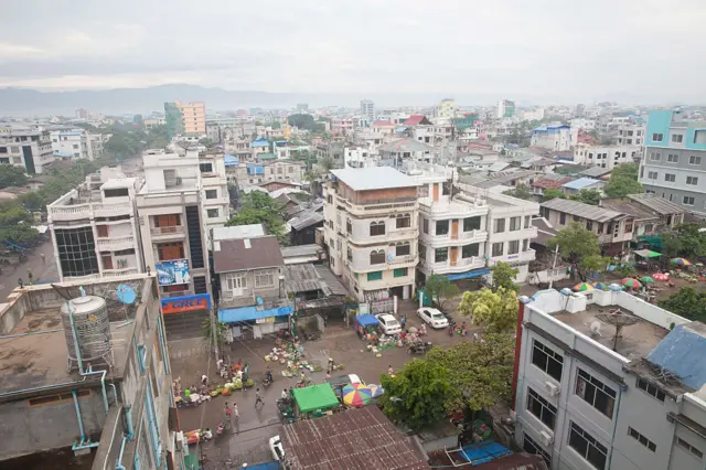 မန္တလေးမြို့မနက်ခင်း