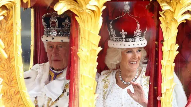 Umwami Charles III w'Ubwongereza n'Umwamikazi Camilla. Ifoto yo ku itariki ya 6 Gicurasi 2023