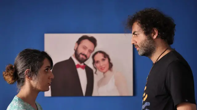 صحنه‌ای از فیلم «من، مریم، بچه ها و ۲۶ نفر دیگر»