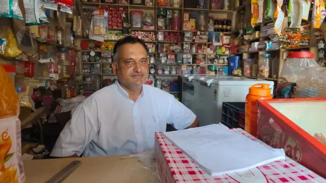 ਹਰਸ਼ ਦੇ ਪਿਤਾ ਸੁਰੇਸ਼