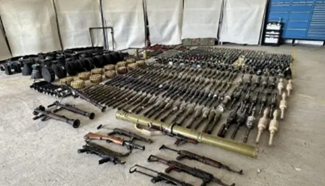 Трофейна зброя від знищених чи затриманих груп ХАМАС. Скриншот з відео ізраїльської армії