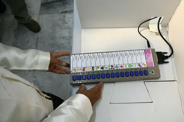 ၂၀၂၅ စစ်တပ်ရွေးကောက်ပွဲက မဲပေးစက်