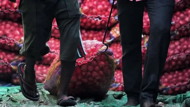 ડુંગળી, ખેડૂતો