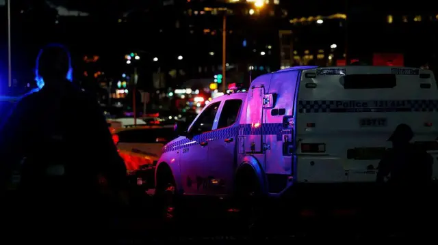 बोंडी बीच पर पुलिस की गाड़ी