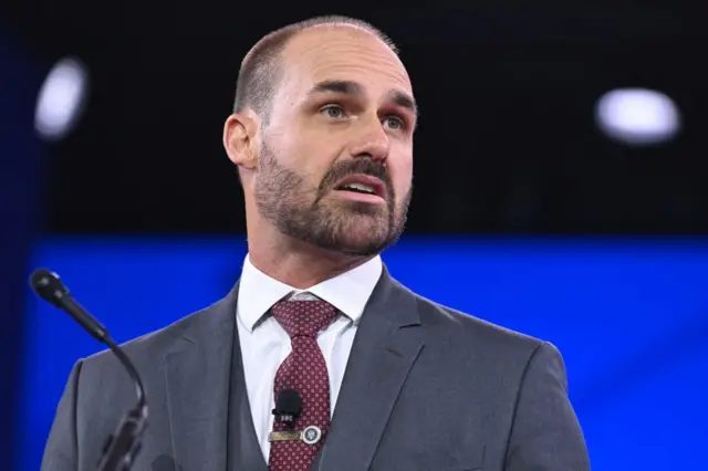 Eduardo Bolsonaro de perfil