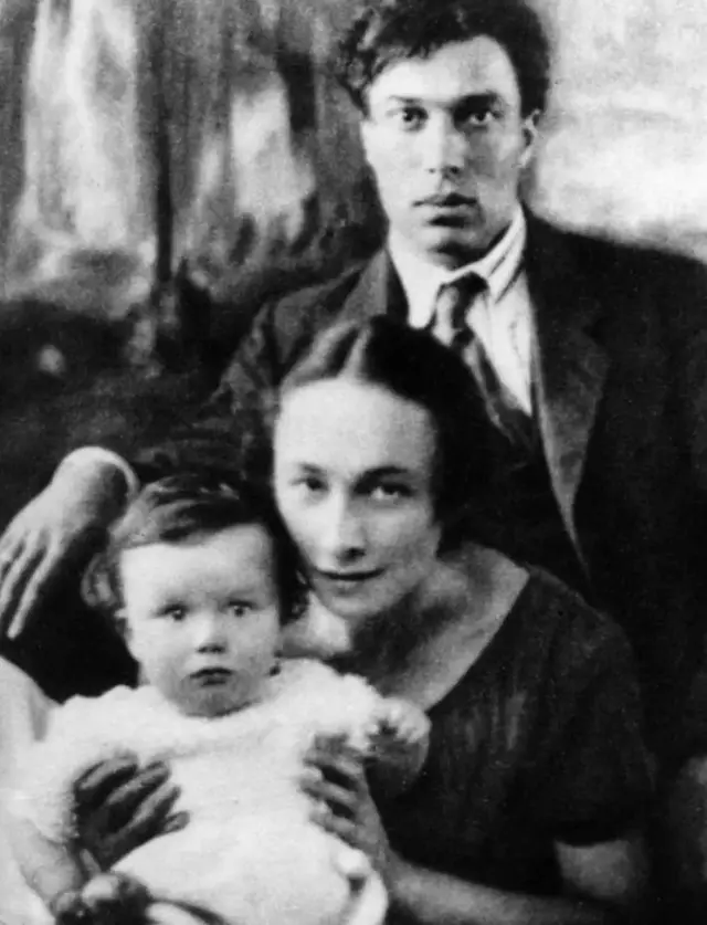 Boris Pasternak, ici avec sa femme et son fils.