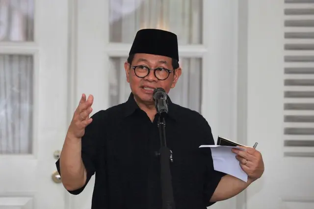Gubernur DKI Jakarta, Pramono Anung, menyuarakan rencana larangan menggunakan ondel-ondel untuk mengamen.
