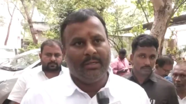 आंध्र प्रदेश के ट्रांसपोर्ट मंत्री रामप्रसाद रेड्डी 