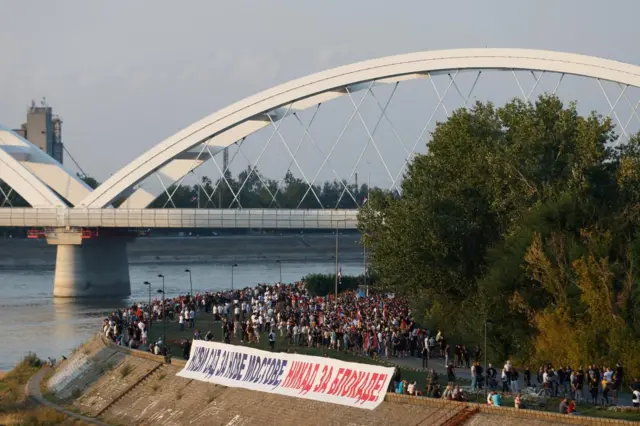 skup sns, pristalice sns protiv blokada, šetnja sns protiv blokada 13. septembra u novom sadu