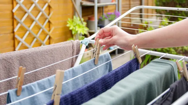 Рушники на сушарці