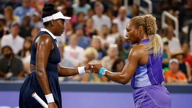 As irmãs Venus e Serena Williams, durante jogo de duplas do Torneio Aberto de Cincinnati de 2026, nos Estados Unidos