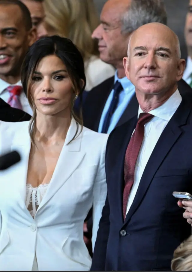 Лорен Санчес