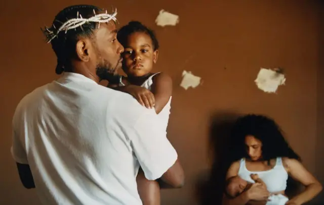 Kendrick Lamar n'umukunzi we ntibakunze gushyira ubuzima bwabo hanze, gusa bizwi ko bafite abana babiri