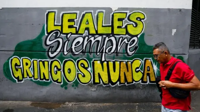  “Leais sempre, gringos nunca”.