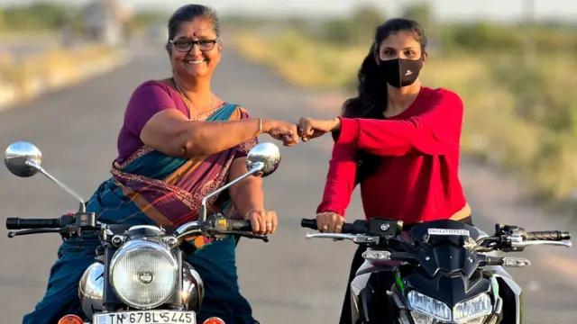 ராயல் என்ஃபீல்ட் ஓட்டும் லட்சுமி